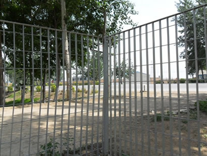 <a href='http://www.francaisme.com/index.php?show--cid-15-id-14.html'target='_blank'><a href='http://www.francaisme.com/index.php?show--cid-15-id-14.html'target='_blank'>滄洲鋼格板護(hù)欄</a></a>